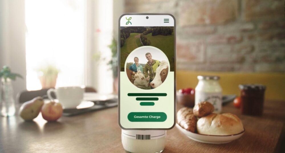 Smartphone zeigt Rückverfolgbarkeit von Milch